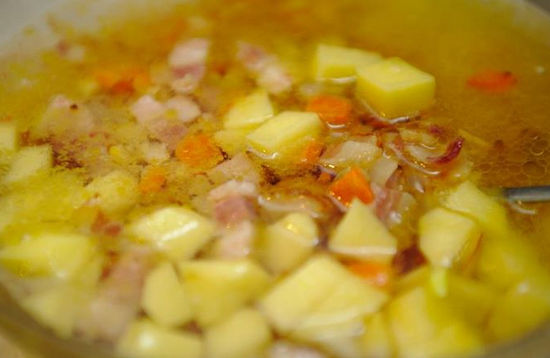 рецепт горохового супа с копченостями - суп готов к употреблению