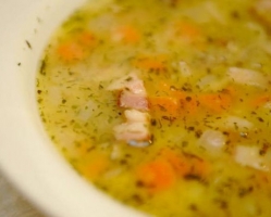 Гороховый суп с копченостями - Фото №1